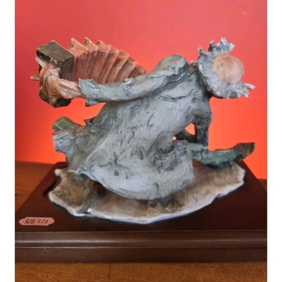 Vintage Giuseppe Armani Accordion Playing figurine Rare Retired #121/975 Italy - Picture 6 of 15